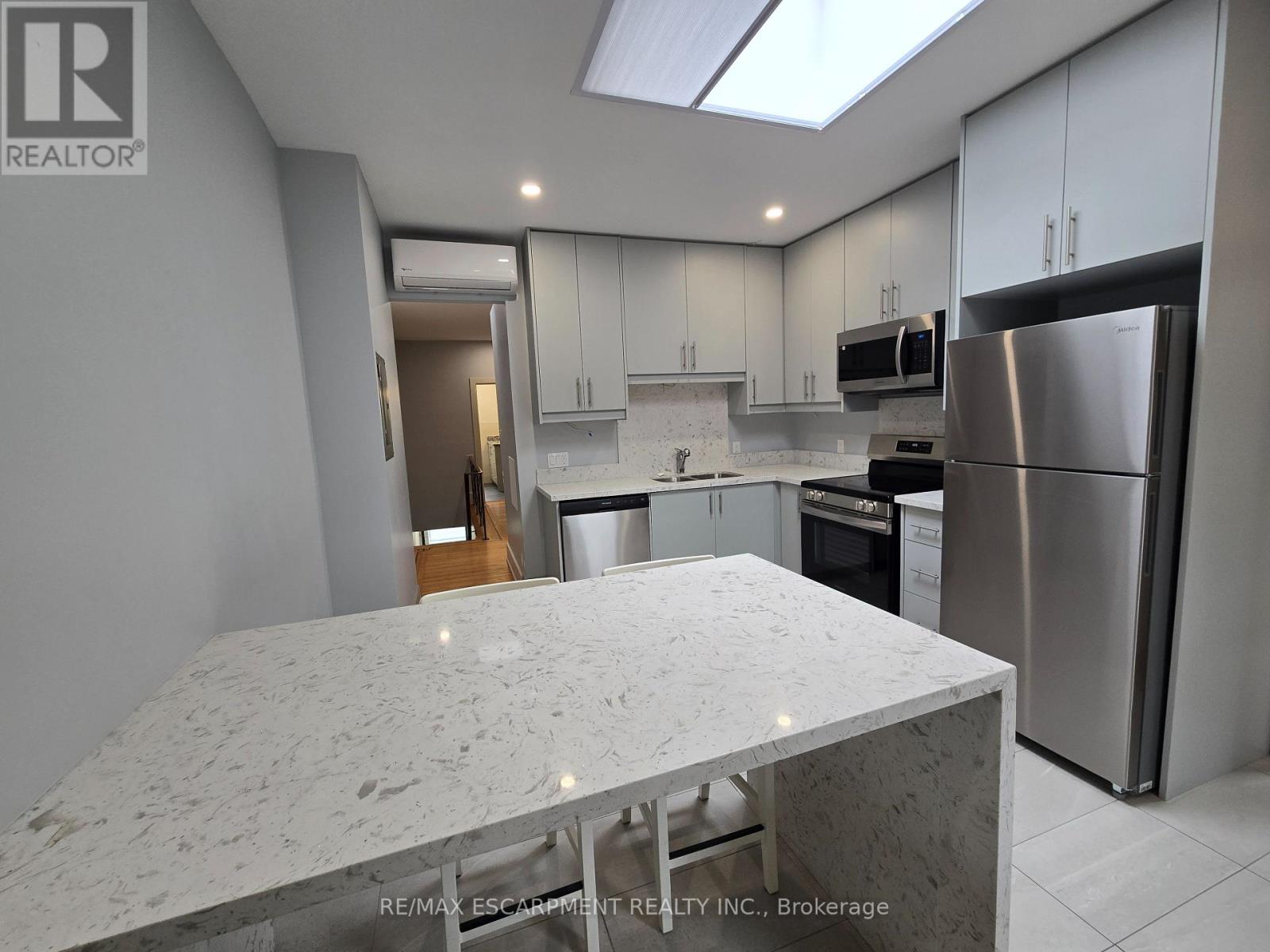 971.5 Main Street E, Hamilton, Ontario  L8M 1N2 - Photo 7 - X12917188