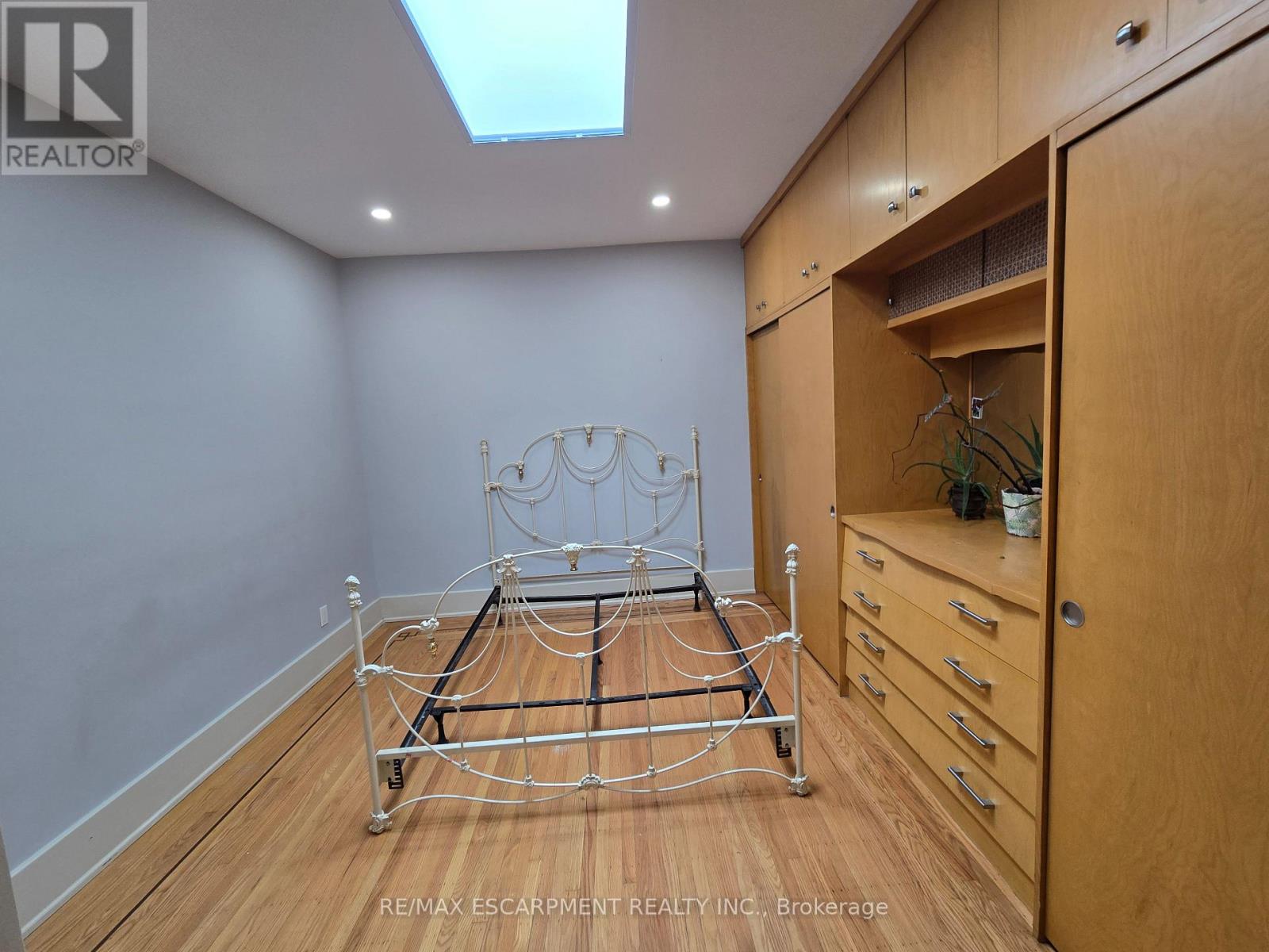 971.5 Main Street E, Hamilton, Ontario  L8M 1N2 - Photo 13 - X12917188