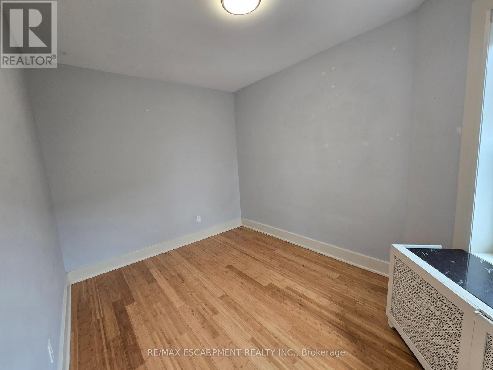 971.5 Main Street E, Hamilton, Ontario  L8M 1N2 - Photo 11 - X12917188