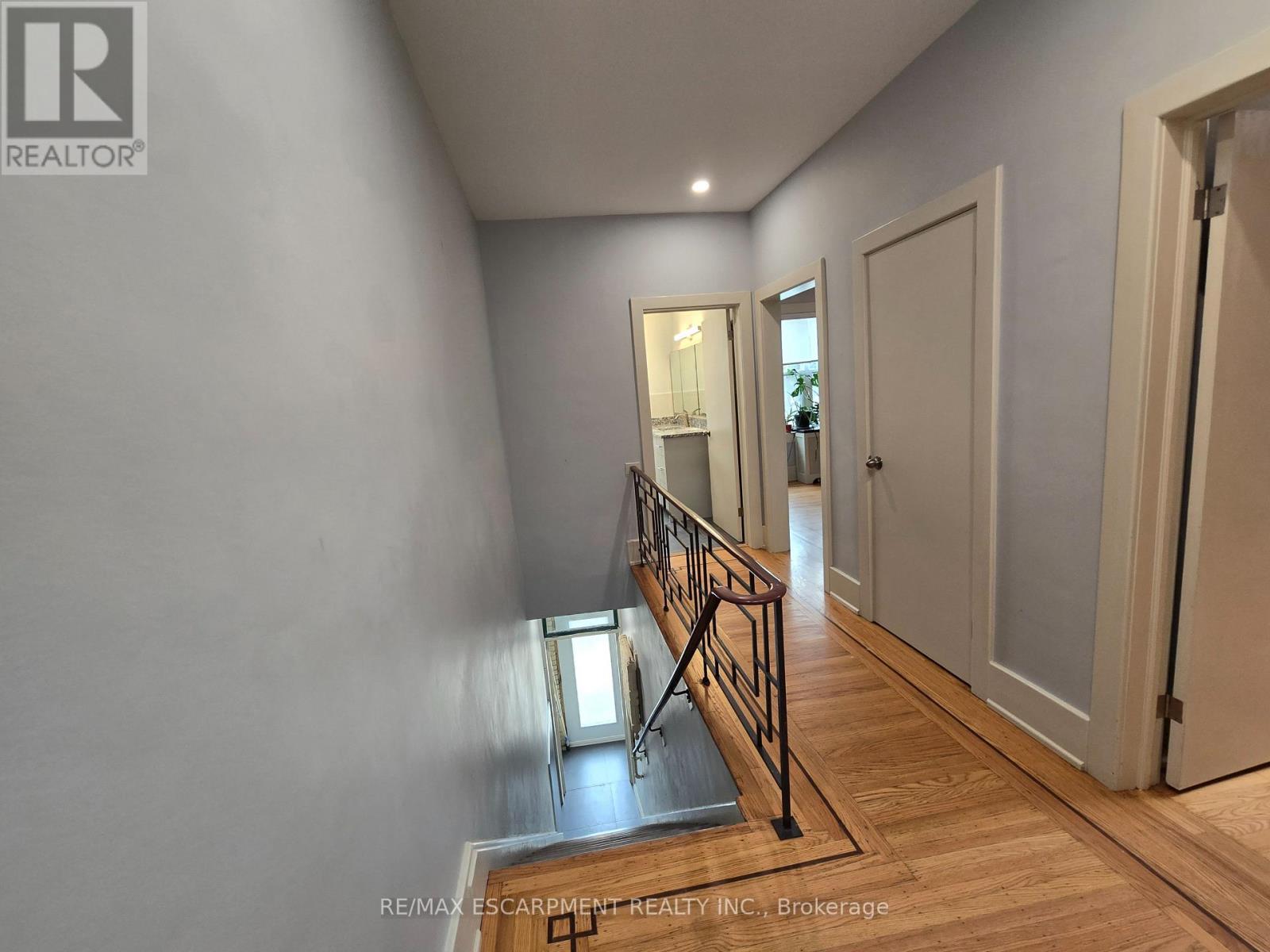 971.5 Main Street E, Hamilton, Ontario  L8M 1N2 - Photo 3 - X12917188