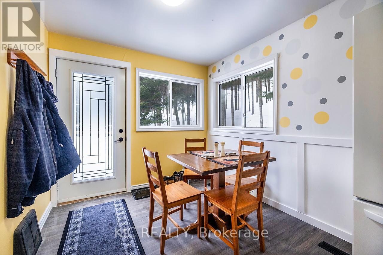 14202 Highway 118 Highway E, Dysart Et Al, Ontario  K0M 1S0 - Photo 3 - X12822620