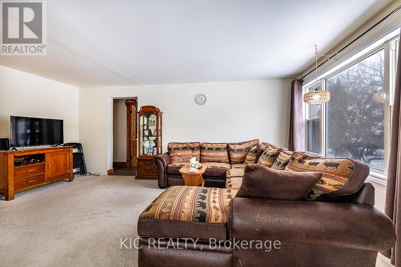 14202 Highway 118 Highway E, Dysart Et Al, Ontario  K0M 1S0 - Photo 9 - X12822620