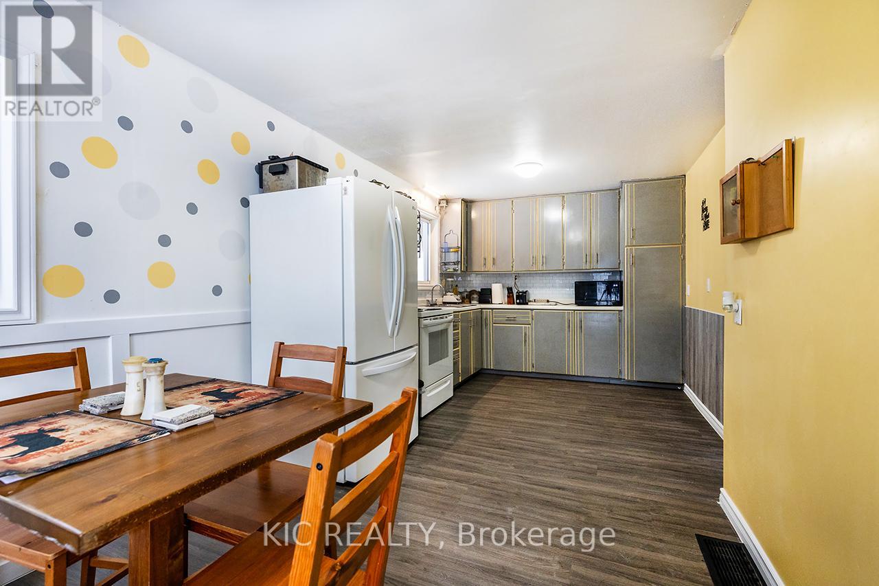 14202 Highway 118 Highway E, Dysart Et Al, Ontario  K0M 1S0 - Photo 5 - X12822620