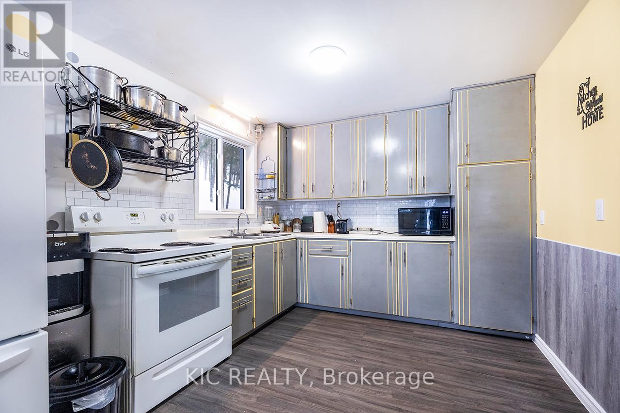 14202 Highway 118 Highway E, Dysart Et Al, Ontario  K0M 1S0 - Photo 6 - X12822620