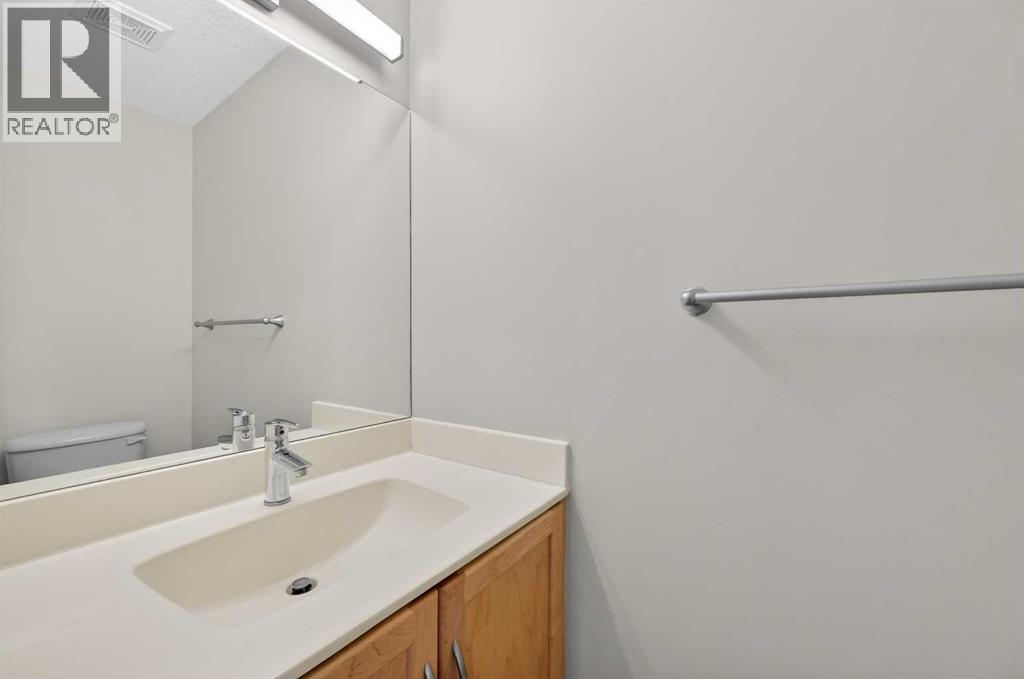 211, 25 Glamis Green SW, Calgary, Alberta  T3E 6T9 - Photo 15 - A2279840
