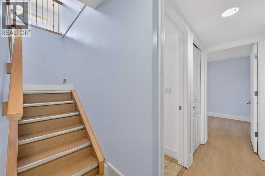 211, 25 Glamis Green SW, Calgary, Alberta  T3E 6T9 - Photo 6 - A2279840