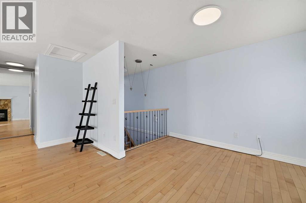 211, 25 Glamis Green SW, Calgary, Alberta  T3E 6T9 - Photo 25 - A2279840