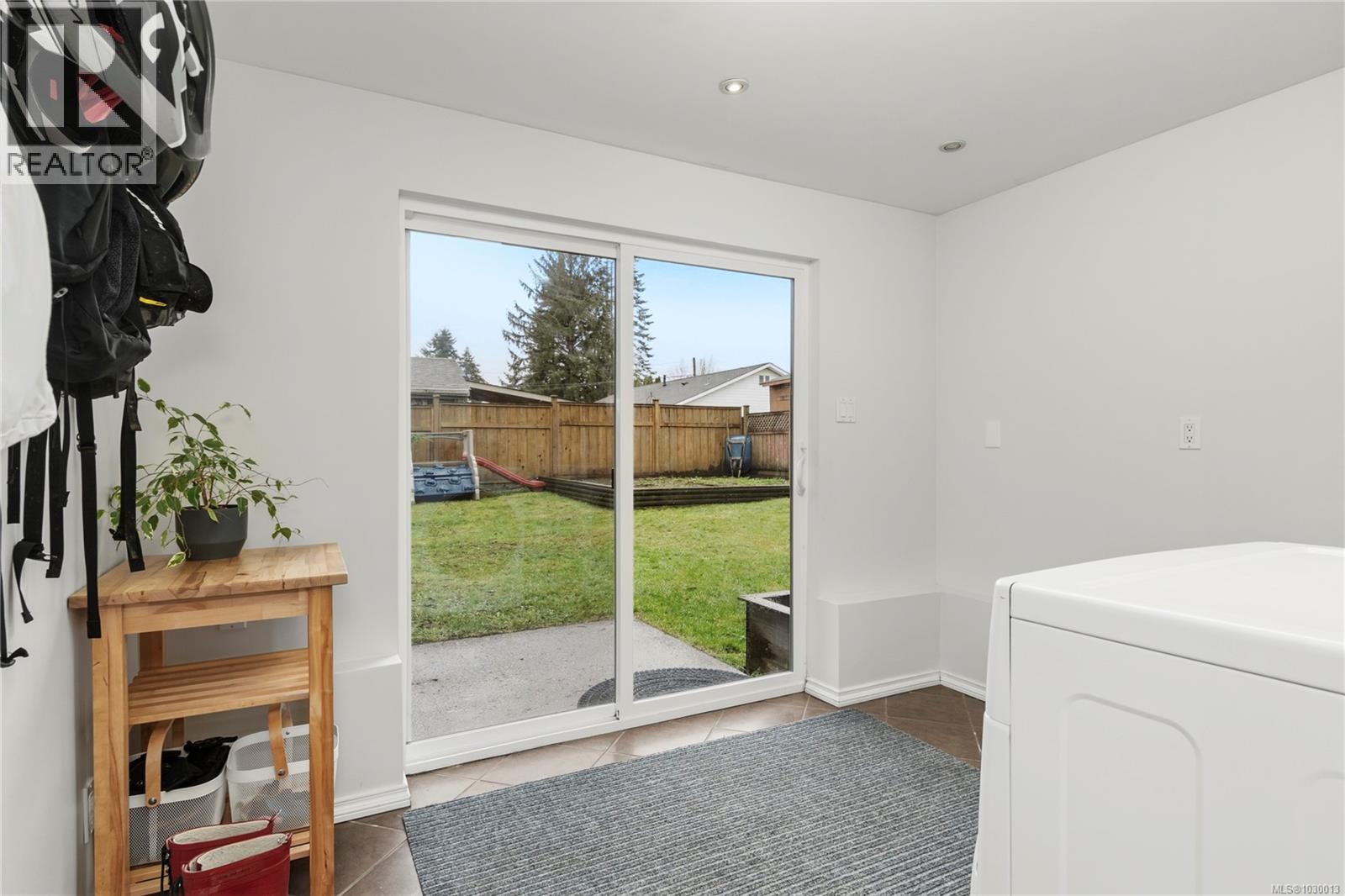 668 22nd St, Courtenay, British Columbia  V9N 6L1 - Photo 29 - 1030013