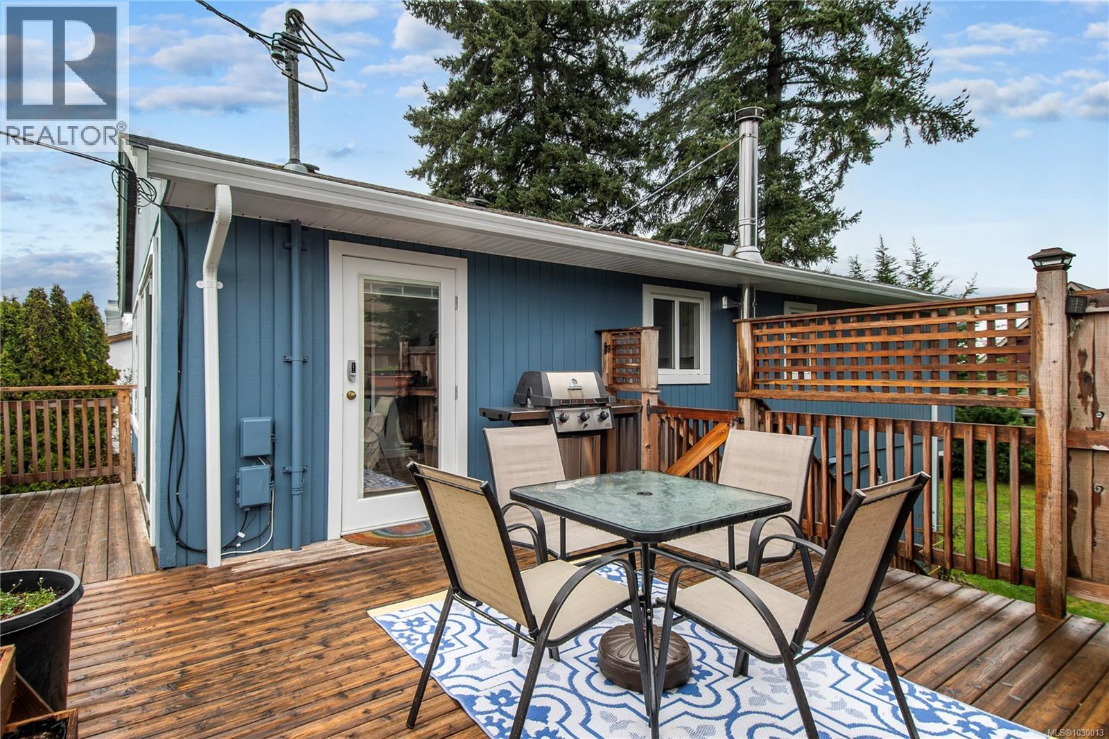 668 22nd St, Courtenay, British Columbia  V9N 6L1 - Photo 9 - 1030013