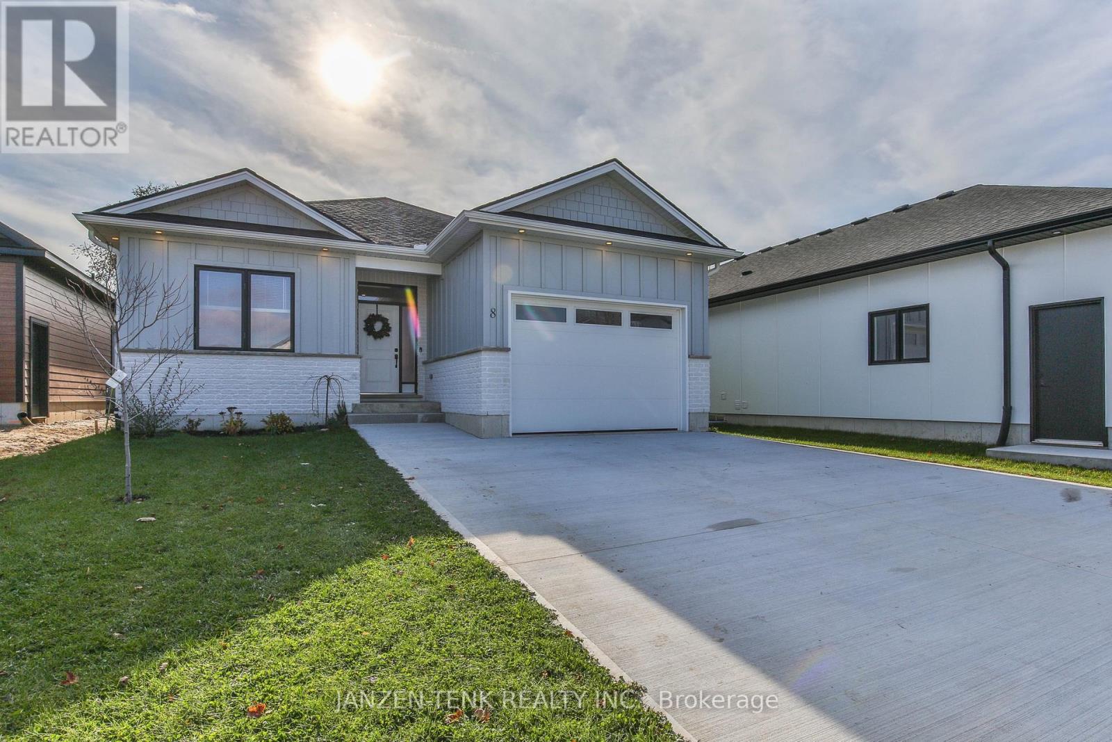 8 Charles Court, Bayham, Ontario  N0J 1T0 - Photo 2 - X12926824