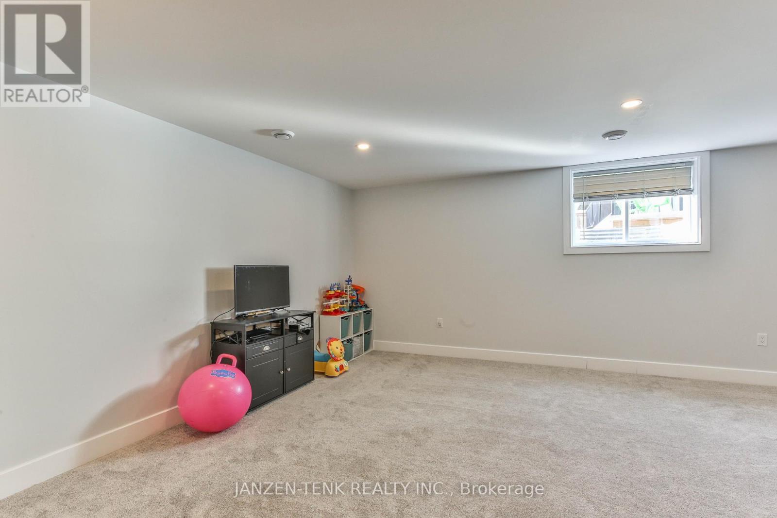 8 Charles Court, Bayham, Ontario  N0J 1T0 - Photo 38 - X12926824