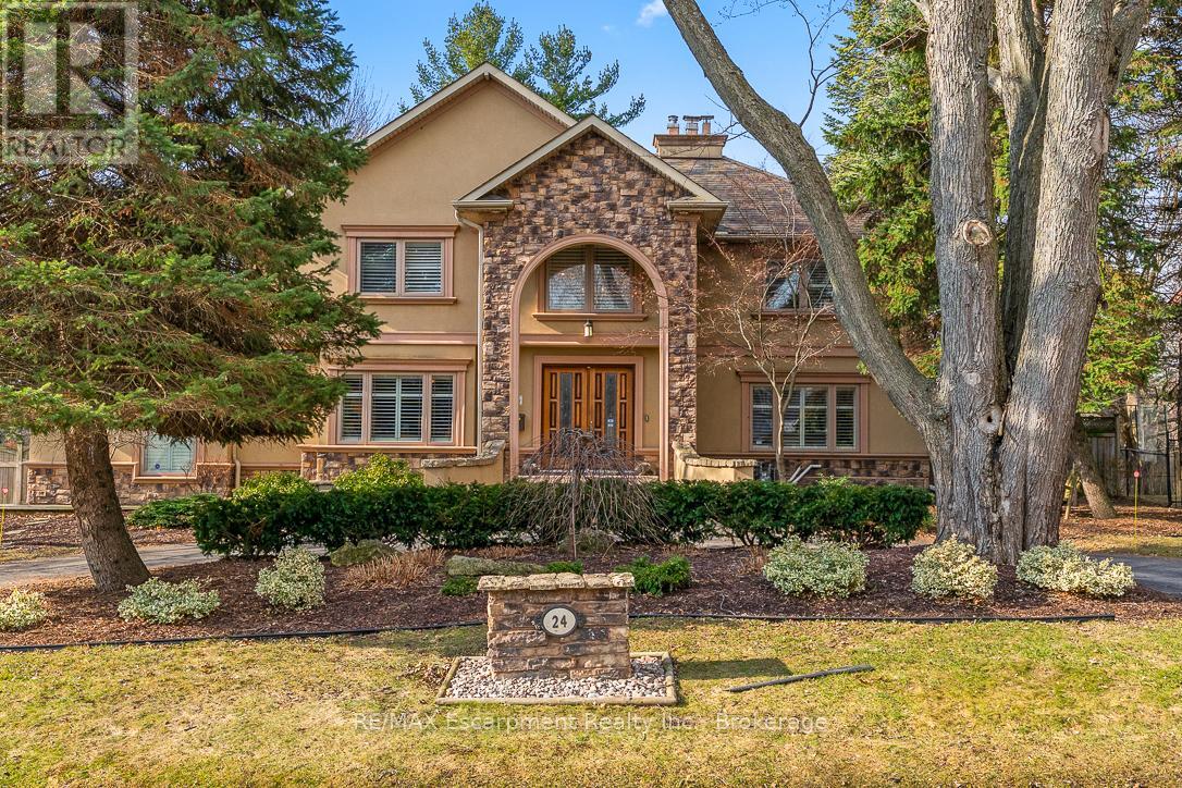 24 Birkbank Drive, Oakville, Ontario  L6J 4Y9 - Photo 2 - W12878342