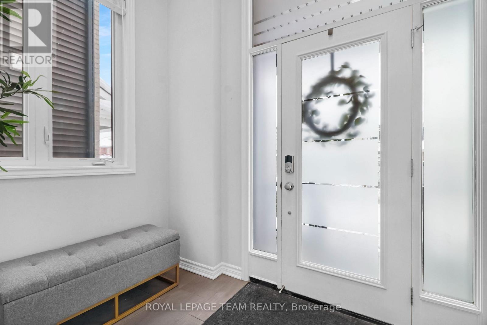 405 Aphelion Crescent, Ottawa, Ontario  K2J 6N6 - Photo 5 - X12926792