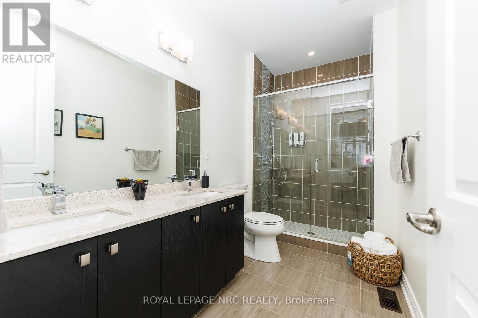 68 Paradise Grove, Niagara-On-The-Lake, Ontario  L0S 1T0 - Photo 15 - X12926804