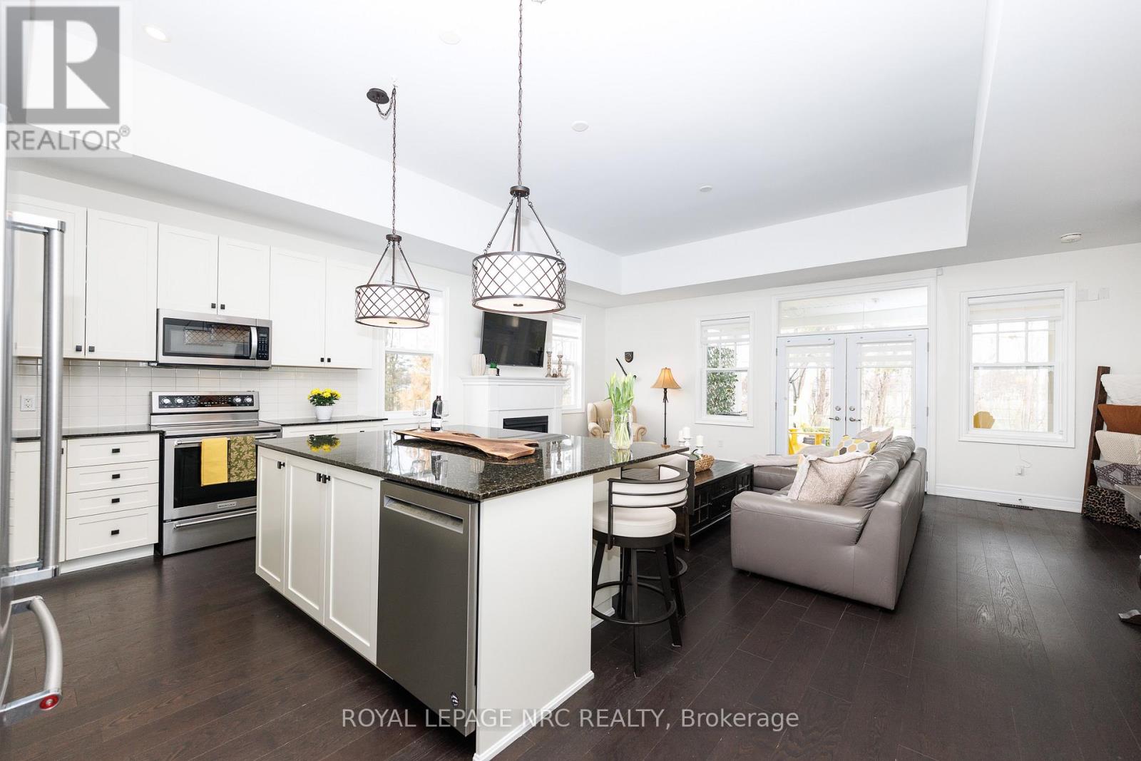 68 Paradise Grove, Niagara-On-The-Lake, Ontario  L0S 1T0 - Photo 5 - X12926804