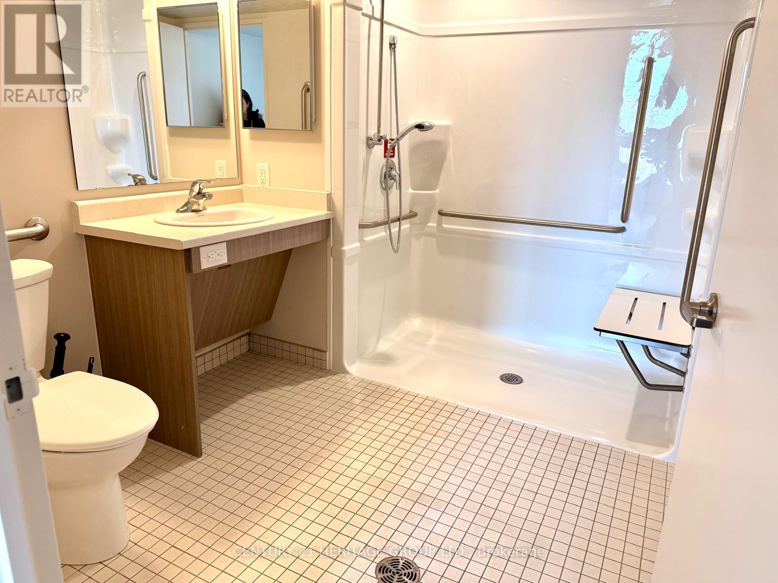 405 - 275 Woodbridge Avenue, Vaughan, Ontario  L4L 2T1 - Photo 17 - N12926850