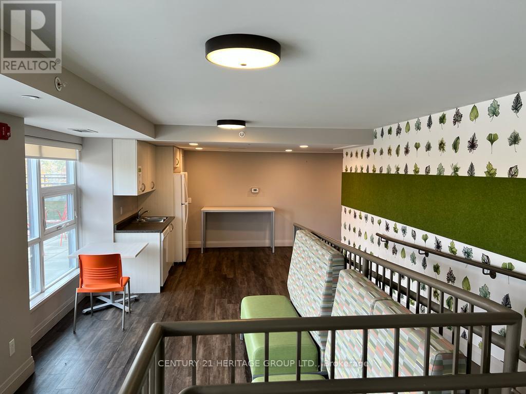 405 - 275 Woodbridge Avenue, Vaughan, Ontario  L4L 2T1 - Photo 6 - N12926850