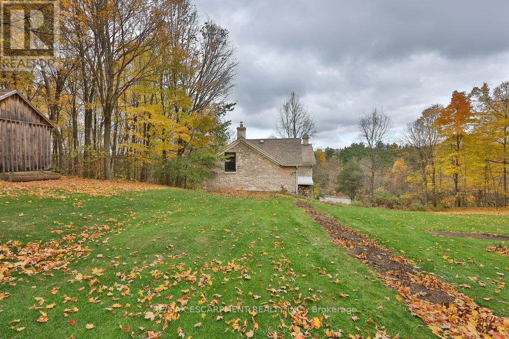 5672 Cedar Springs Road, Burlington, Ontario  L7P 0B9 - Photo 17 - W12611382