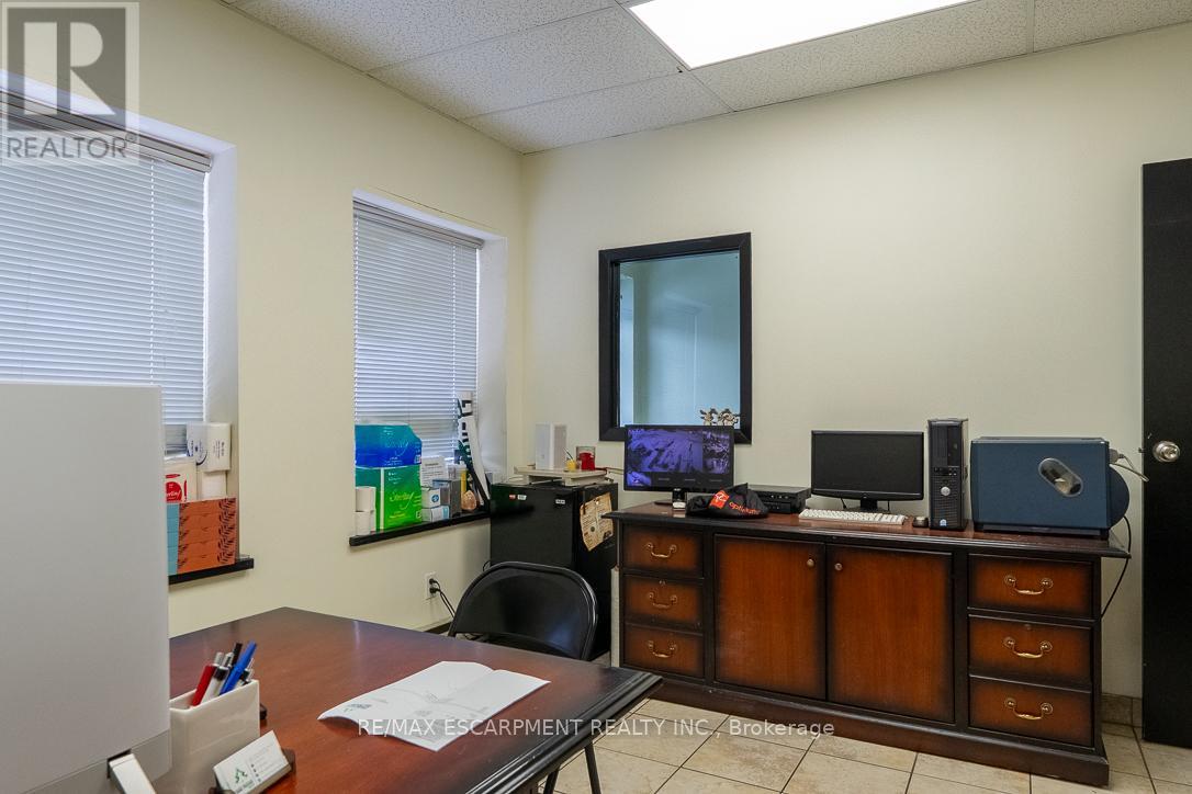 14, 15 & 16 - 4480 Chesswood Drive, Toronto, Ontario  M3J 2B9 - Photo 11 - W12701698