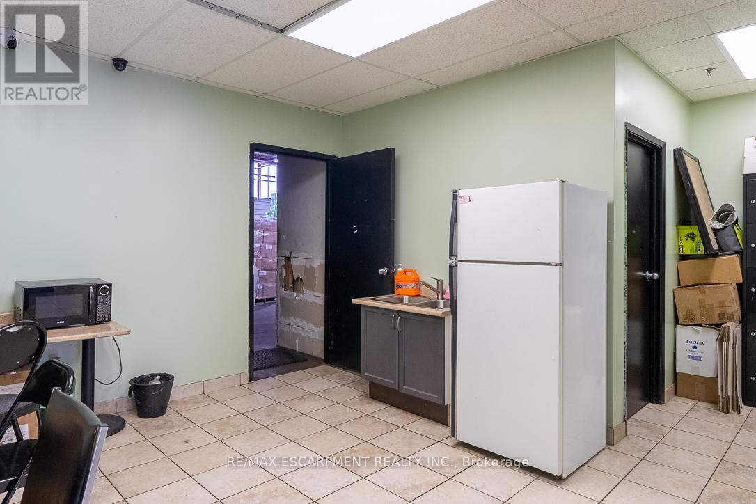 14, 15 & 16 - 4480 Chesswood Drive, Toronto, Ontario  M3J 2B9 - Photo 6 - W12701698