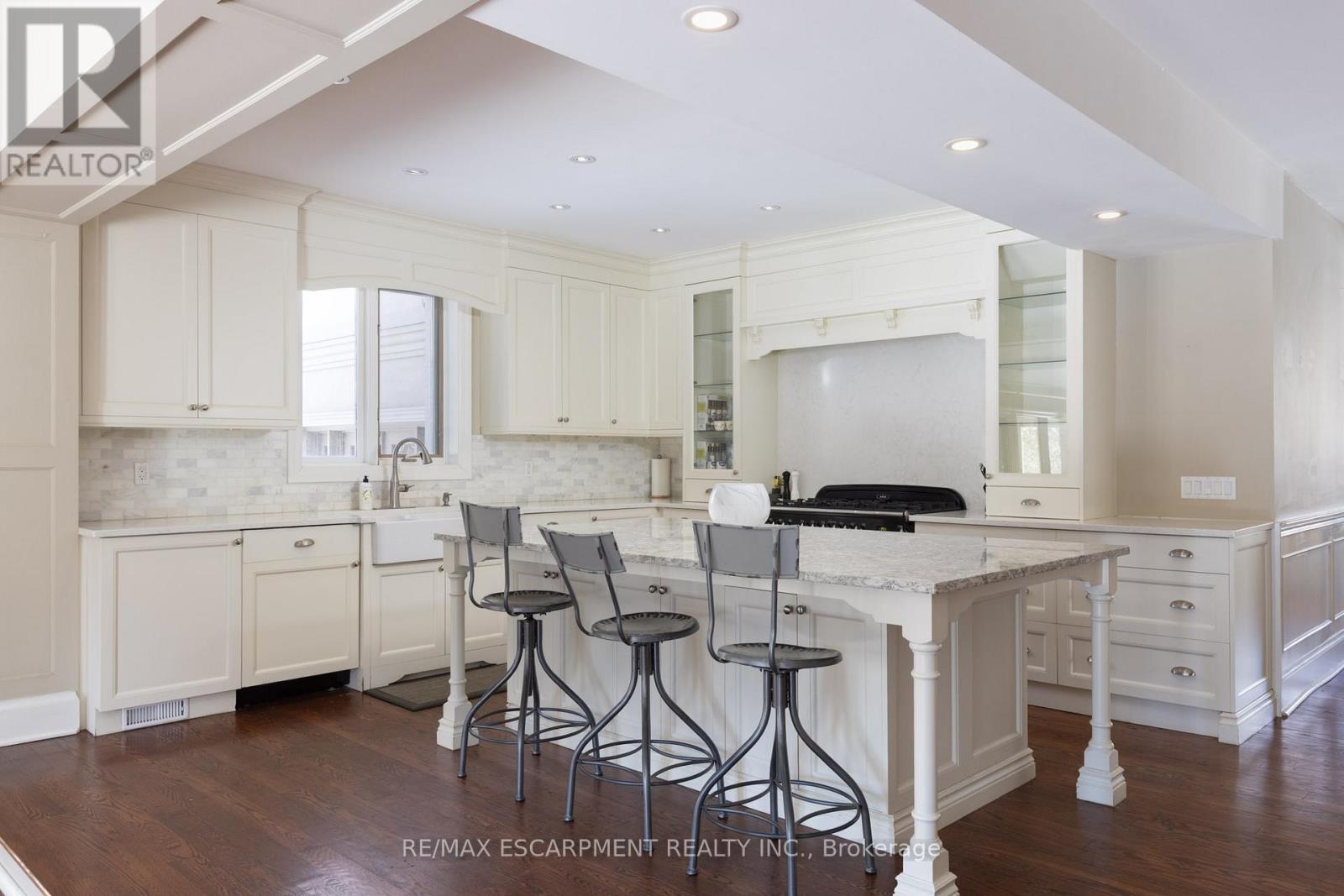 184 Chartwell Road, Oakville, Ontario  L6J 3Z8 - Photo 8 - W12726244