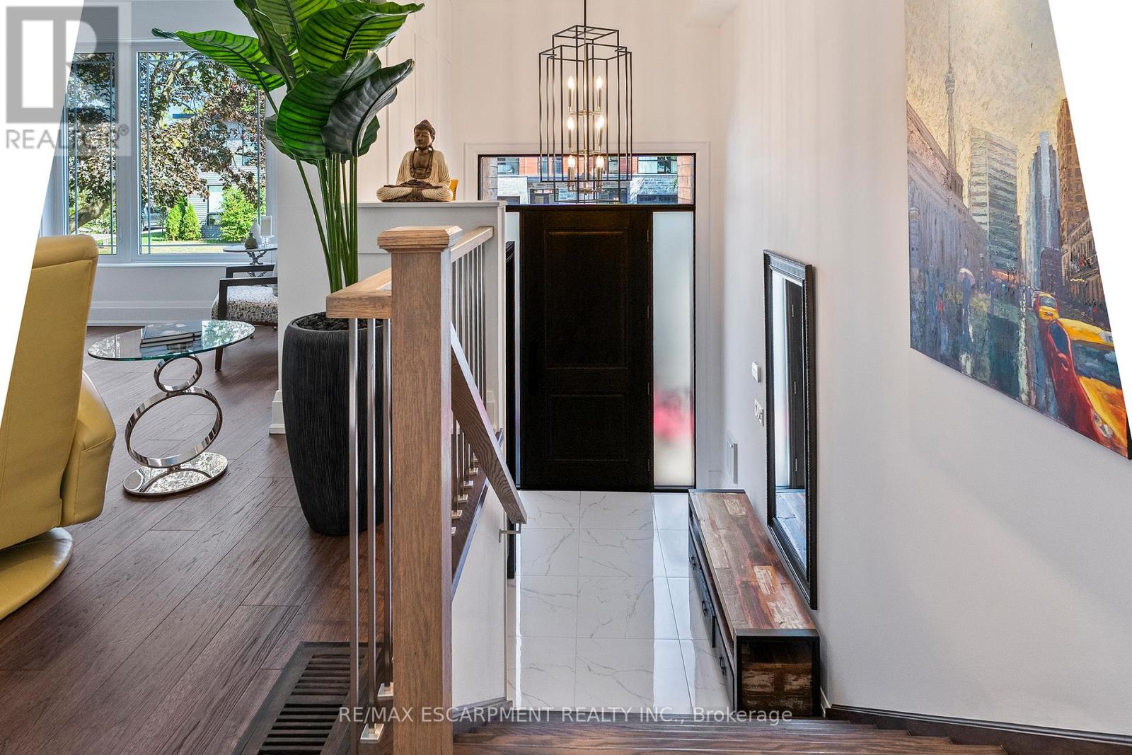 24 Cayuga Avenue, Mississauga, Ontario  L5G 3S7 - Photo 2 - W12753556