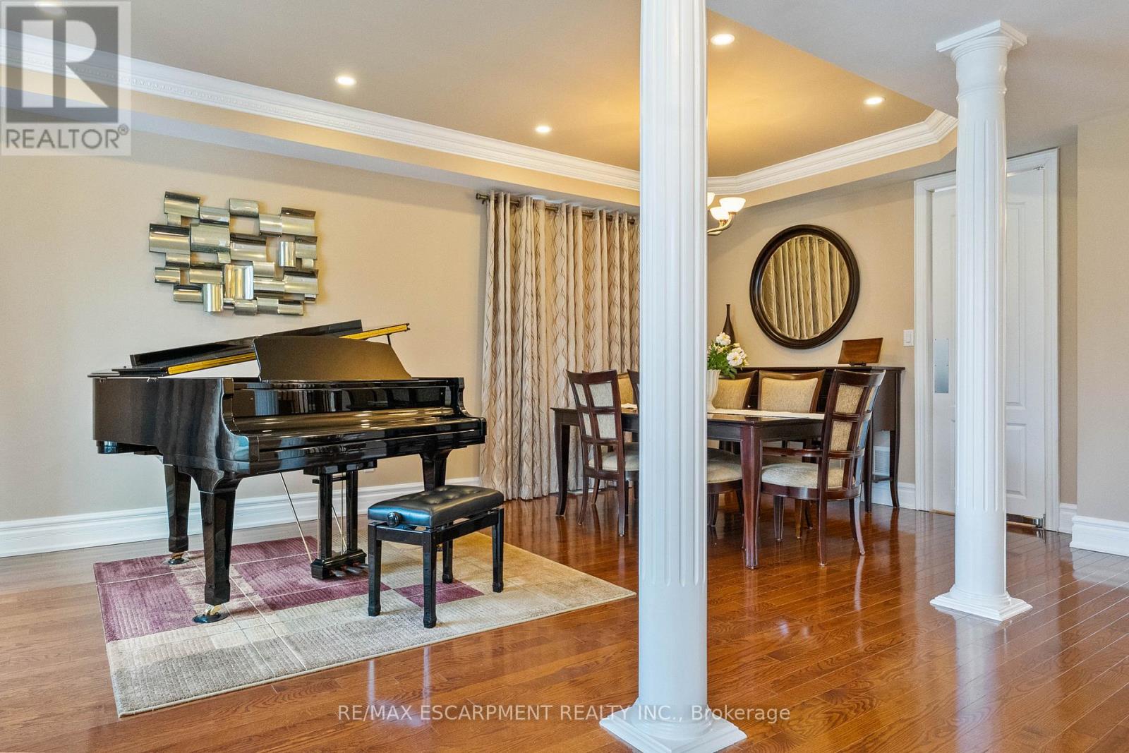 3402 Buena Vista Court, Oakville, Ontario  L6L 6W6 - Photo 5 - W12872960