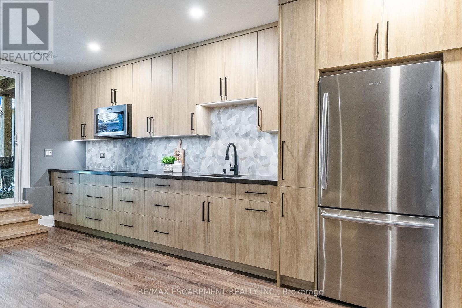 24 Cayuga Avenue, Mississauga, Ontario  L5G 3S7 - Photo 41 - W12753556