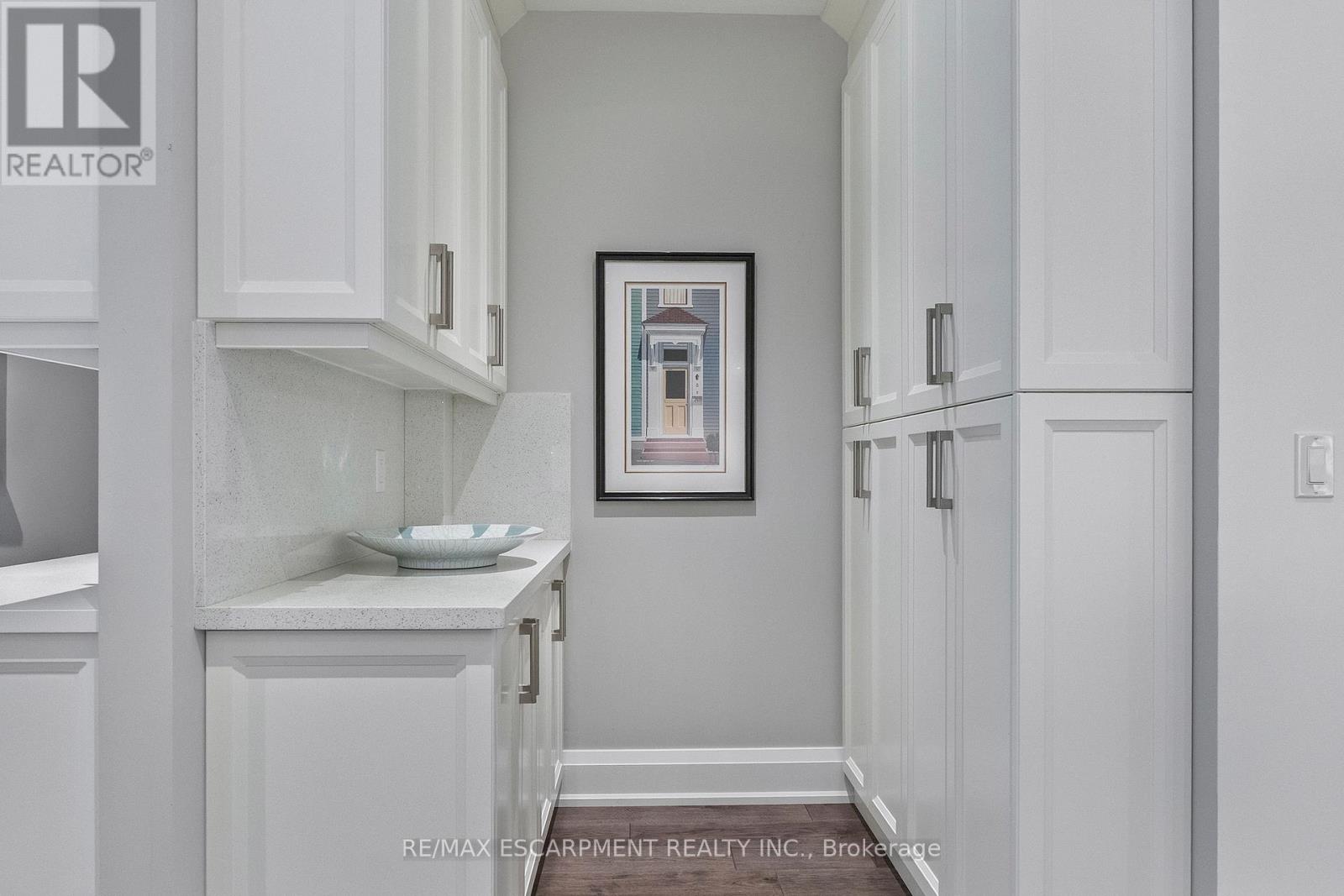 24 Cayuga Avenue, Mississauga, Ontario  L5G 3S7 - Photo 13 - W12753556