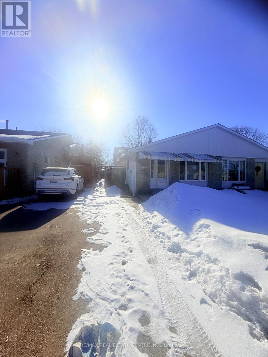 245 HERITAGE DRIVE, Kitchener, Ontario