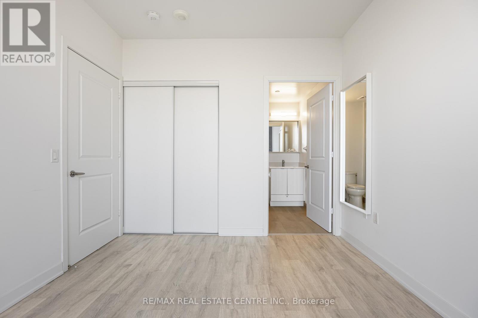 108 - 4675 Metcalfe Avenue, Mississauga, Ontario  L5M 4N7 - Photo 10 - W12926812