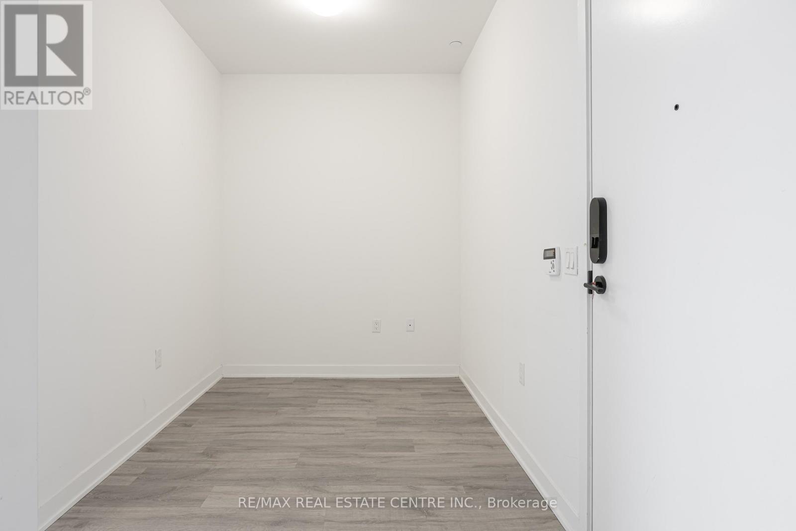 108 - 4675 Metcalfe Avenue, Mississauga, Ontario  L5M 4N7 - Photo 16 - W12926812