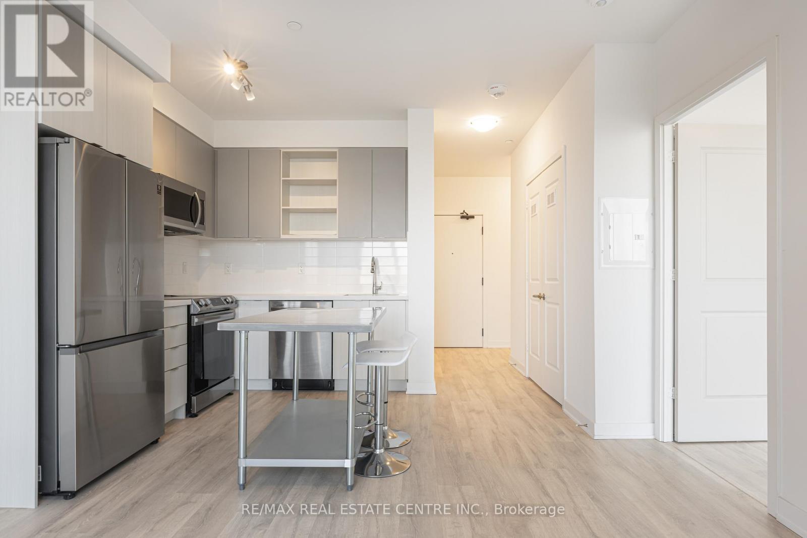 108 - 4675 Metcalfe Avenue, Mississauga, Ontario  L5M 4N7 - Photo 4 - W12926812