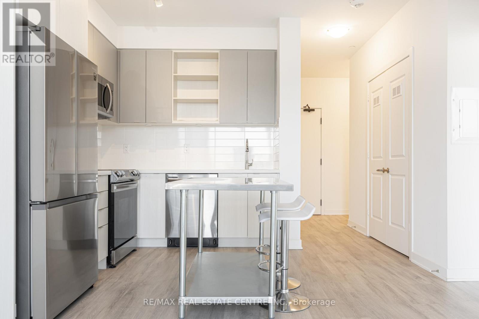 108 - 4675 Metcalfe Avenue, Mississauga, Ontario  L5M 4N7 - Photo 6 - W12926812