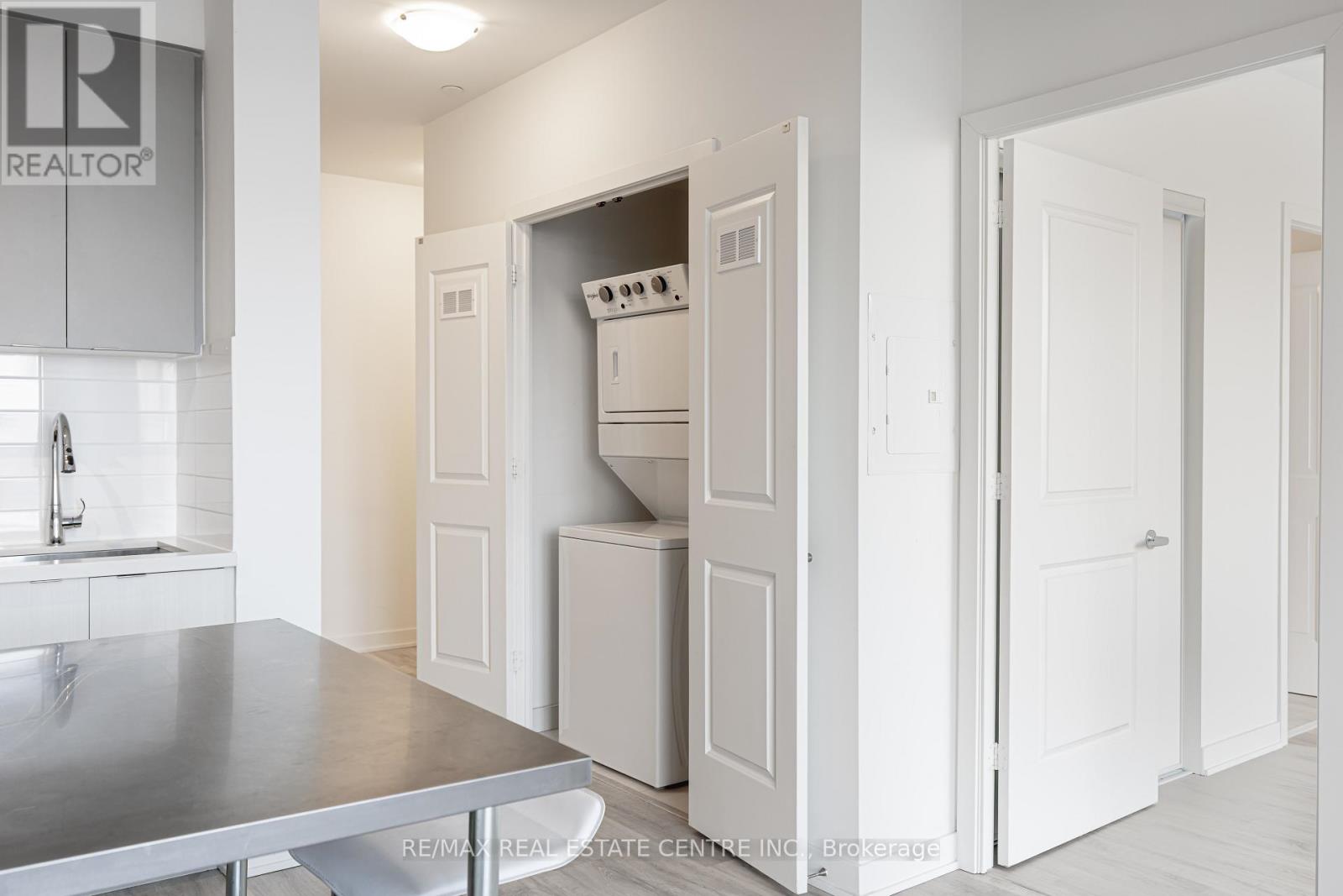 108 - 4675 Metcalfe Avenue, Mississauga, Ontario  L5M 4N7 - Photo 9 - W12926812