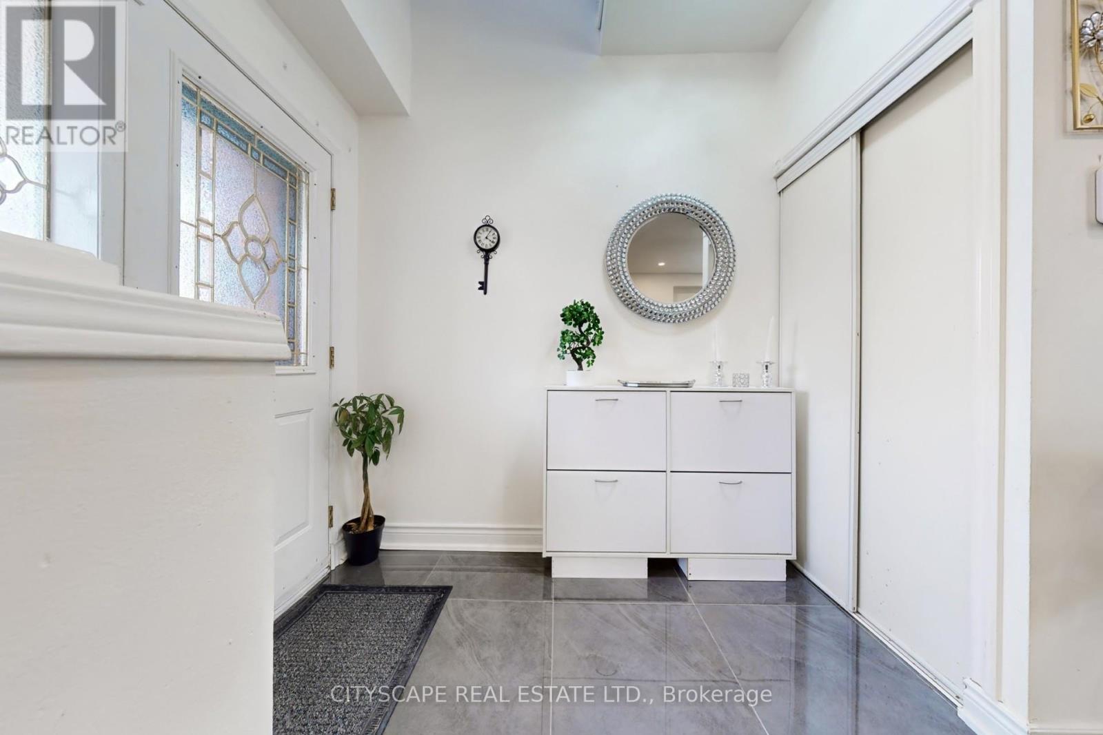 7218 Lulworth Court, Mississauga, Ontario  L5N 7X2 - Photo 18 - W12926818