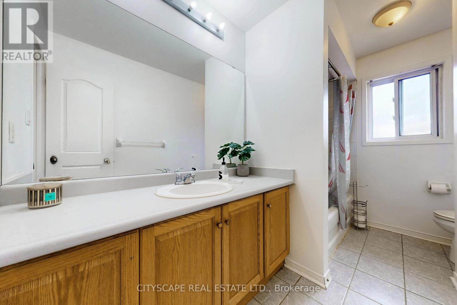 7218 Lulworth Court, Mississauga, Ontario  L5N 7X2 - Photo 32 - W12926818