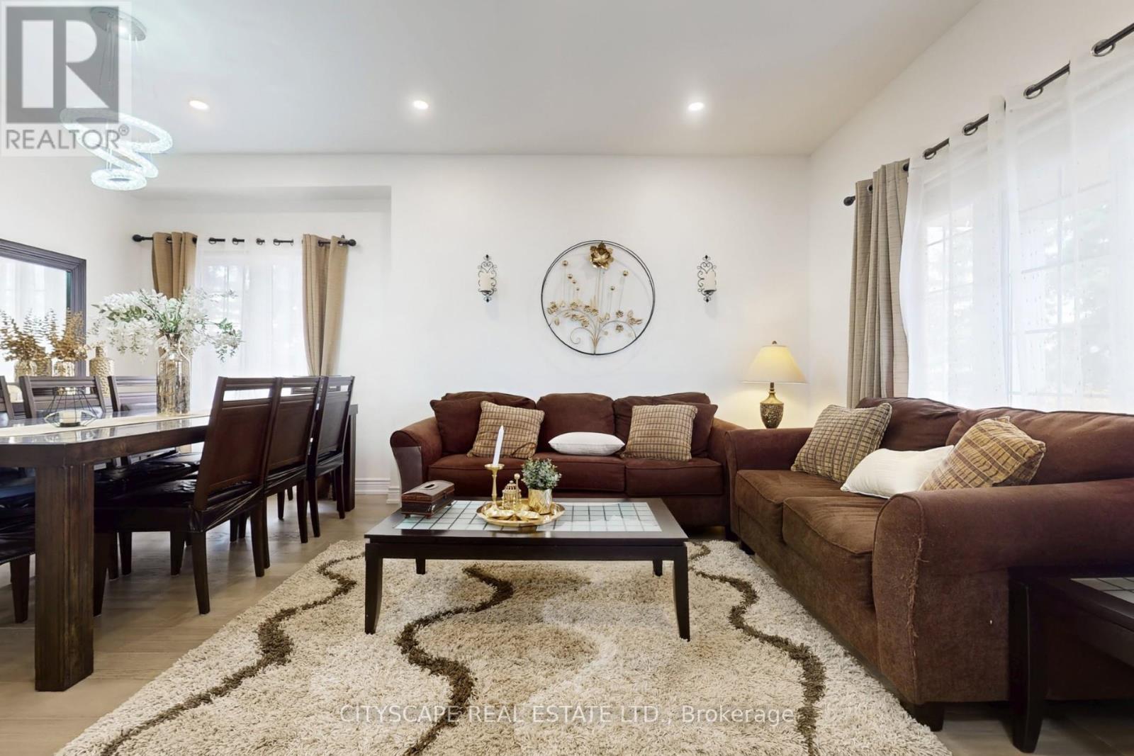 7218 Lulworth Court, Mississauga, Ontario  L5N 7X2 - Photo 4 - W12926818