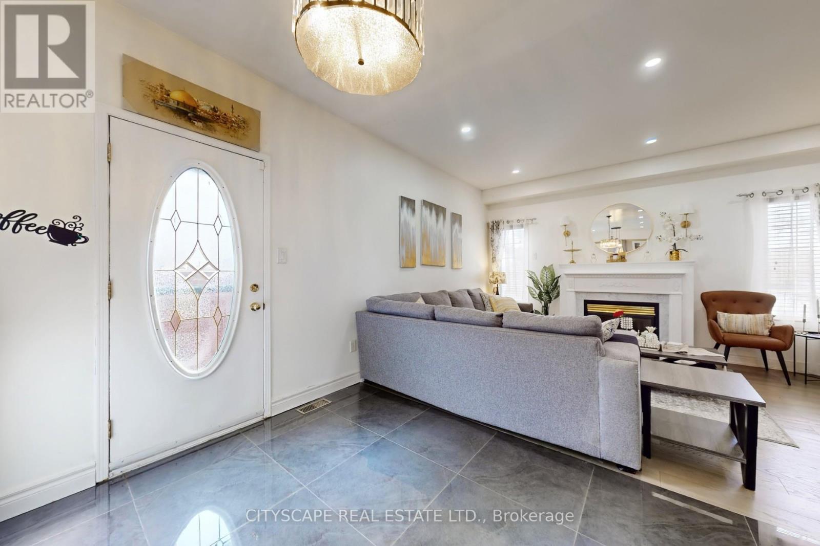 7218 Lulworth Court, Mississauga, Ontario  L5N 7X2 - Photo 9 - W12926818