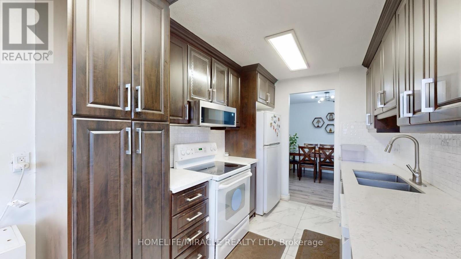 1112 - 15 Kensington Road, Brampton, Ontario L6T 3W2 - Photo 12 - W12926820