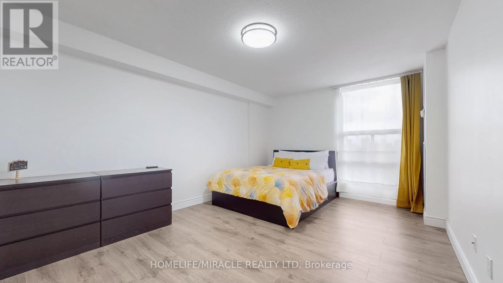 1112 - 15 Kensington Road, Brampton, Ontario L6T 3W2 - Photo 14 - W12926820