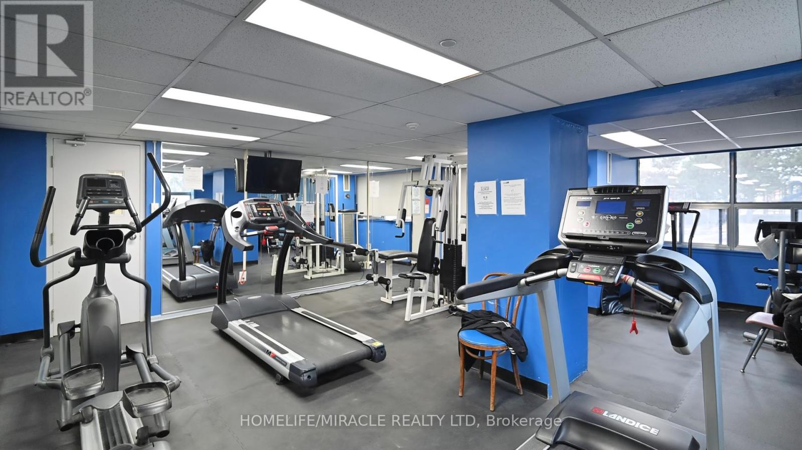 1112 - 15 Kensington Road, Brampton, Ontario L6T 3W2 - Photo 34 - W12926820