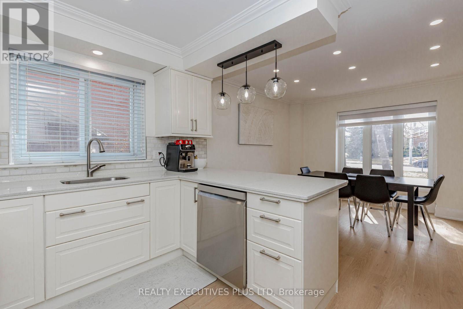 68 Leander Street, Brampton, Ontario  L6S 3M7 - Photo 16 - W12926830