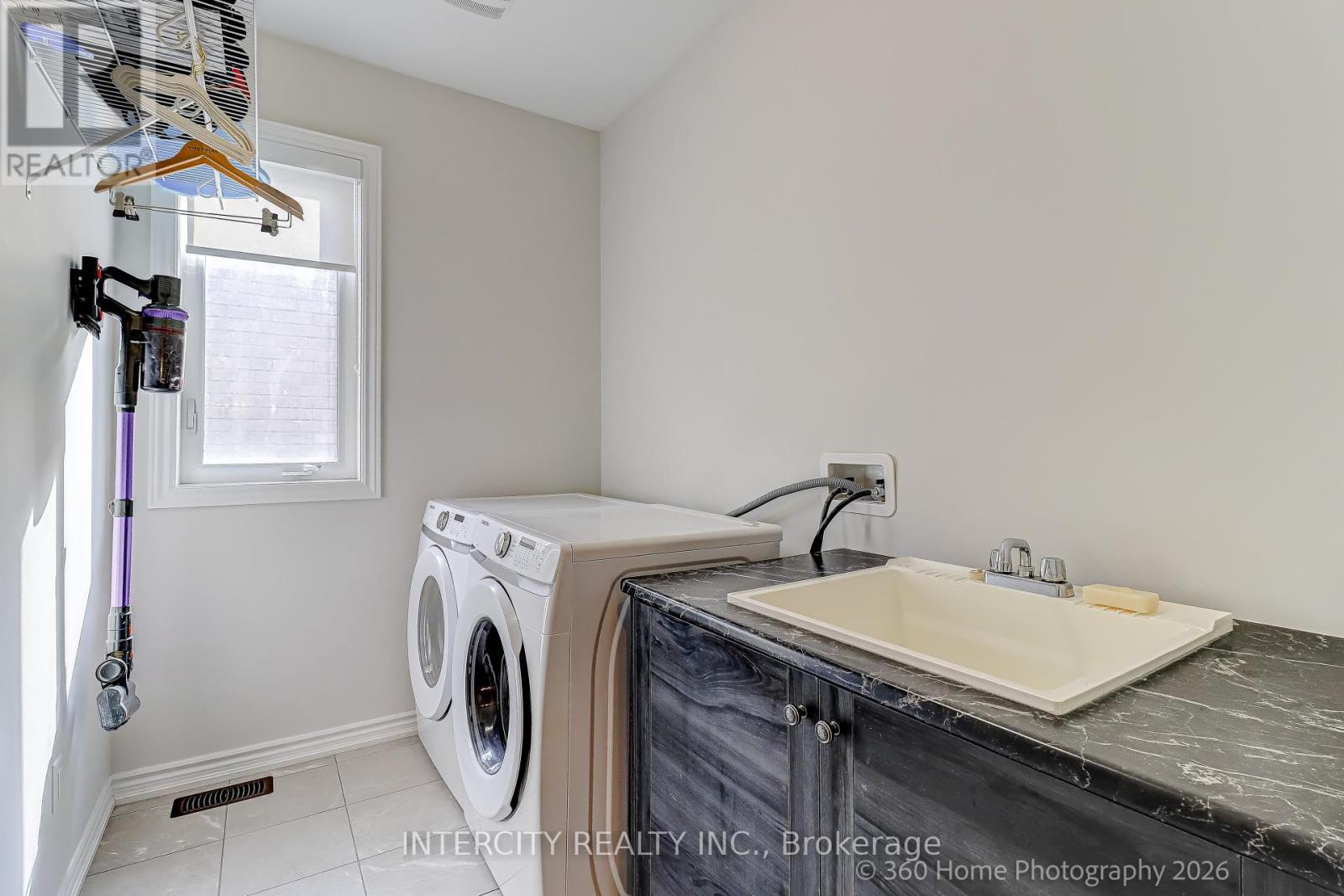 57 Purple Sage Drive, Brampton, Ontario  L6P 4P5 - Photo 16 - W12926834