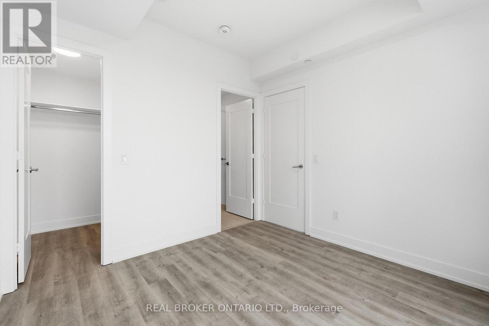 1906 - 60 Central Park Roadway, Toronto, Ontario M9A 0E6 - Photo 12 - W12926860