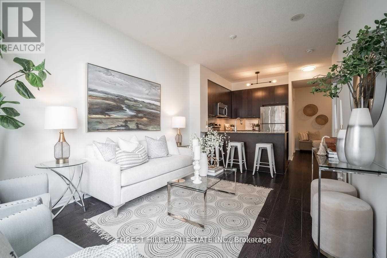 721 - 225 Webb Drive, Mississauga, Ontario  L5B 3Y5 - Photo 1 - W12926862