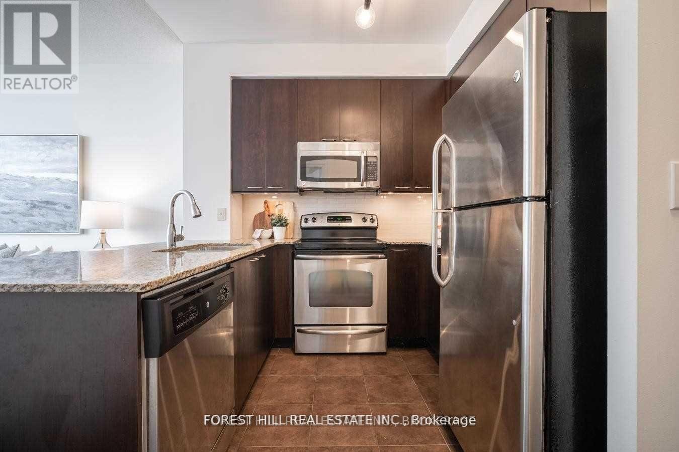 721 - 225 Webb Drive, Mississauga, Ontario  L5B 3Y5 - Photo 12 - W12926862