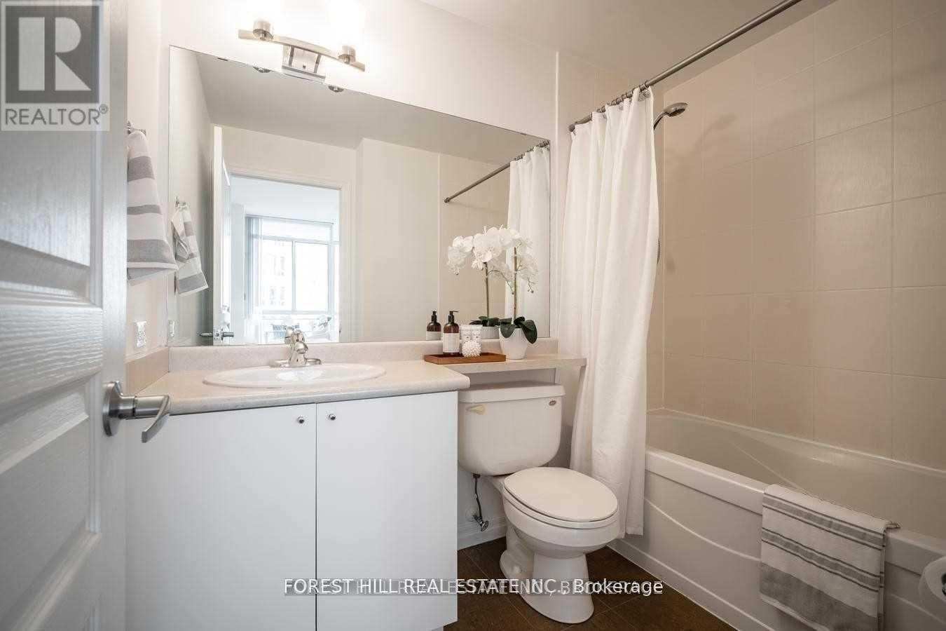 721 - 225 Webb Drive, Mississauga, Ontario  L5B 3Y5 - Photo 16 - W12926862