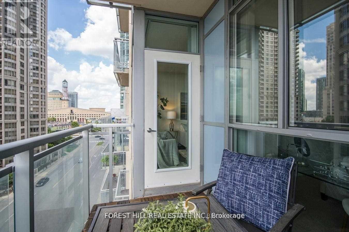 721 - 225 Webb Drive, Mississauga, Ontario  L5B 3Y5 - Photo 17 - W12926862