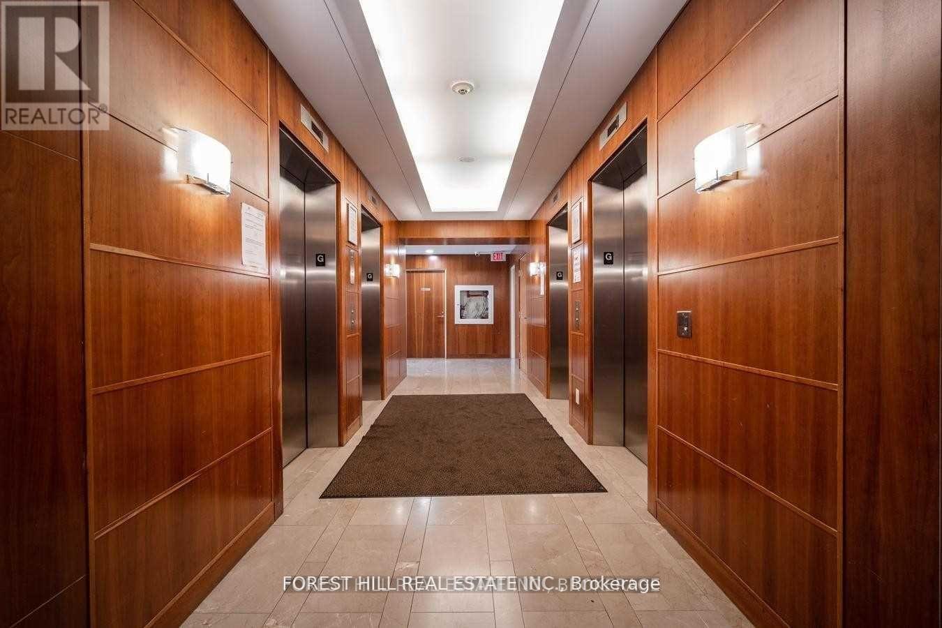 721 - 225 Webb Drive, Mississauga, Ontario  L5B 3Y5 - Photo 4 - W12926862